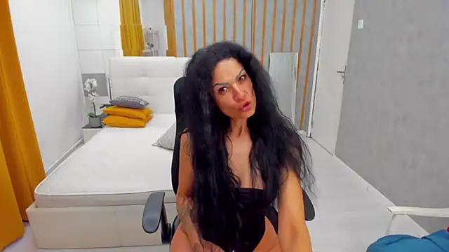 Snapshot of MarbellaRyder chatting on April 17, 2026, 10:07 am MarbellaRyder online show from April 17, 2026, 10:07 am