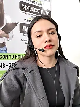 Snapshot of CHARLOTTE__05 chatting on November 5, 2025, 1:36 pm CHARLOTTE 05 online show from November 5, 2025, 1:36 pm