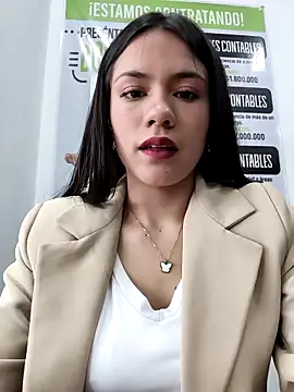 Snapshot of CHARLOTTE__05 chatting on December 5, 2025, 12:15 pm CHARLOTTE 05 online show from December 5, 2025, 12:15 pm