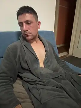 Snapshot of GsprDniel4 chatting on December 20, 2025, 6:33 pm GsprDniel4 online show from December 20, 2025, 6:33 pm