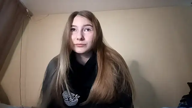 Nymera flare online show from December 17, 2025, 6:07 am