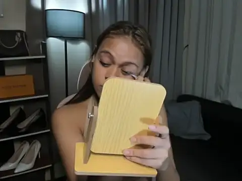 Snapshot of Seductive_Margaux chatting on December 15, 2025, 8:31 am Seductive Margaux online show from December 15, 2025, 8:31 am