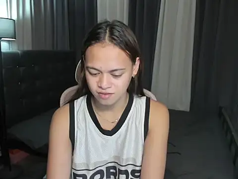 Snapshot of Seductive_Margaux chatting on February 19, 2026, 8:50 pm Seductive Margaux online show from February 19, 2026, 8:50 pm