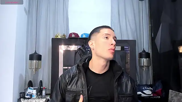 HunterHeat  online show from April 24, 2026, 12:18 pm