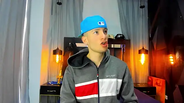 HunterHeat  online show from December 21, 2025, 11:45 am