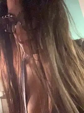 alilith online show from March 27, 2026, 8:10 pm