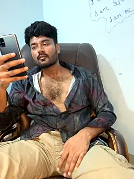 Snapshot of MeekBatgirl chatting on October 13, 2025, 5:03 pm MeekBatgirl online show from October 13, 2025, 5:03 pm