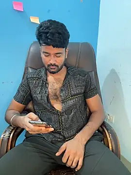 Snapshot of MeekBatgirl chatting on October 13, 2025, 4:58 am MeekBatgirl online show from October 13, 2025, 4:58 am