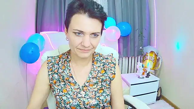 AvaSaturnian online show from September 17, 2025, 12:18 pm