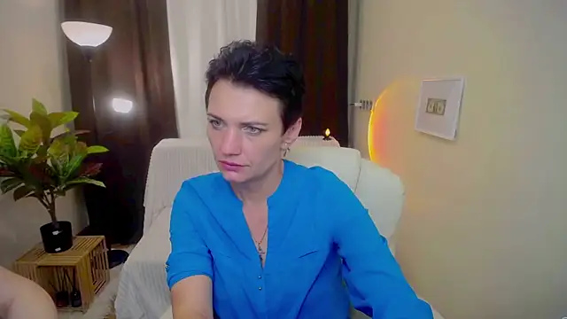 AvaSaturnian online show from September 13, 2025, 12:05 pm