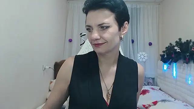 AvaSaturnian online show from December 2, 2025, 7:26 pm