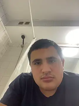 Snapshot of whitsblack chatting on December 13, 2025, 10:05 pm whitsblack online show from December 13, 2025, 10:05 pm