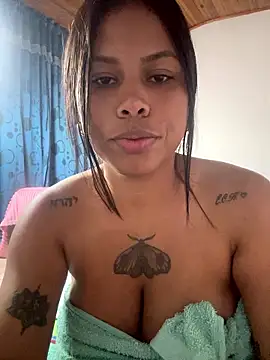 Snapshot of Michluxe_69 chatting on January 14, 2026, 11:30 pm Michluxe 69 online show from January 14, 2026, 11:30 pm