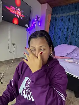 Snapshot of Michluxe_69 chatting on March 3, 2026, 2:18 am Michluxe 69 online show from March 3, 2026, 2:18 am