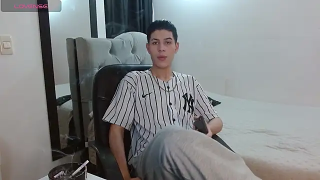 Snapshot of angeloo_666 chatting on November 12, 2025, 9:07 pm angeloo 666 online show from November 12, 2025, 9:07 pm