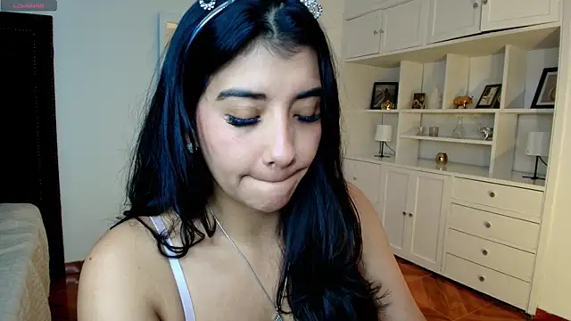 nina moen online show from November 1, 2025, 3:24 am