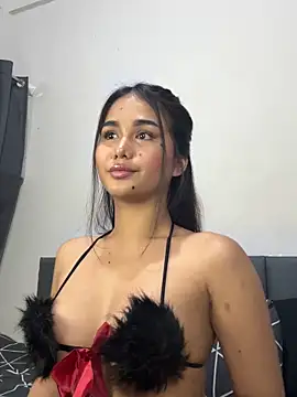 Snapshot of AngelHille chatting on April 8, 2026, 5:47 pm AngelHille online show from April 8, 2026, 5:47 pm