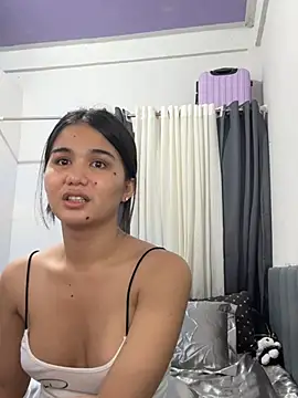 Snapshot of AngelHille chatting on July 14, 2026, 8:04 pm AngelHille online show from July 14, 2026, 8:04 pm