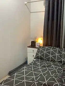 AngelHille online show from December 17, 2025, 4:12 pm