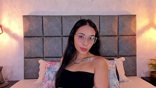 Snapshot of Roseaurora chatting on June 16, 2026, 10:48 am Roseaurora online show from June 16, 2026, 10:48 am