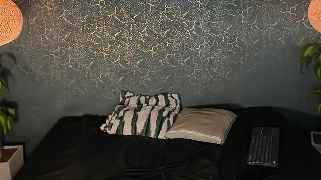 Snapshot of zorre_ chatting on October 11, 2025, 6:09 pm zorre  online show from October 11, 2025, 6:09 pm