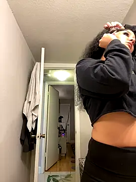 Prettygirl6070 online show from December 18, 2025, 10:46 pm