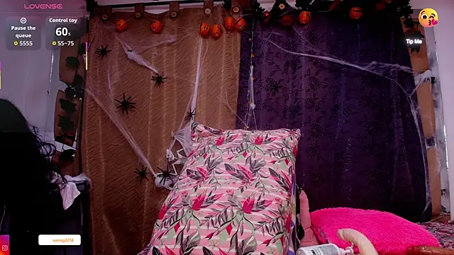 sweegirl69 online show from October 28, 2025, 11:53 am