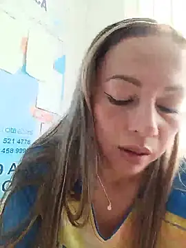 Snapshot of Madisson-04_ chatting on May 20, 2026, 1:52 pm Madisson-04 online show from May 20, 2026, 1:52 pm
