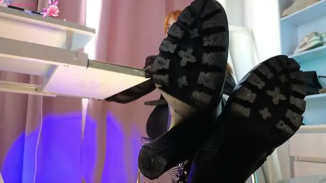 CruelSiren online show from November 9, 2025, 9:02 am