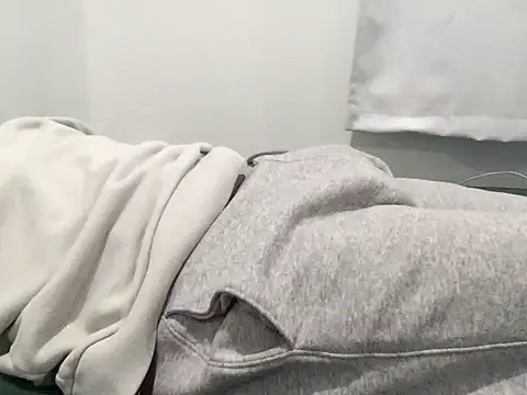 Snapshot of Pomloposho chatting on September 22, 2025, 9:10 pm Pomloposho online show from September 22, 2025, 9:10 pm