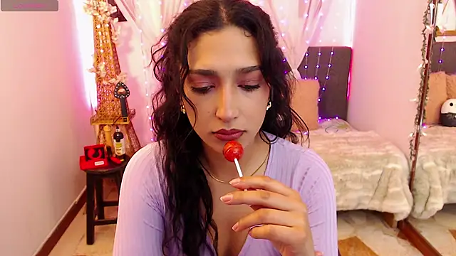 Cleofox  online show from November 19, 2025, 12:10 am