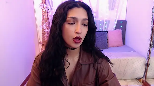 Cleofox  online show from September 30, 2025, 9:21 pm