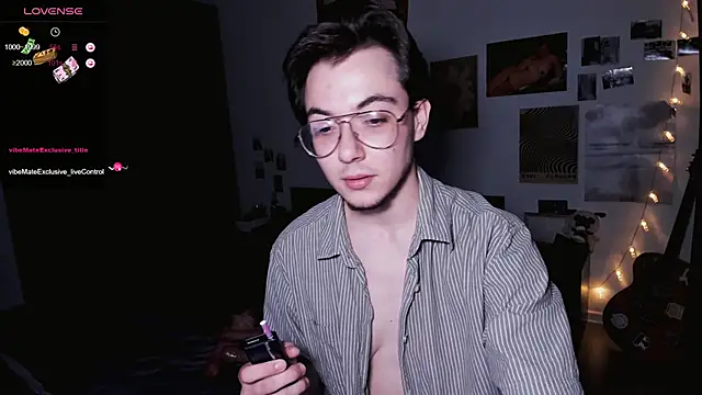 Snapshot of tyler_bergg chatting on June 8, 2026, 6:30 pm tyler bergg online show from June 8, 2026, 6:30 pm