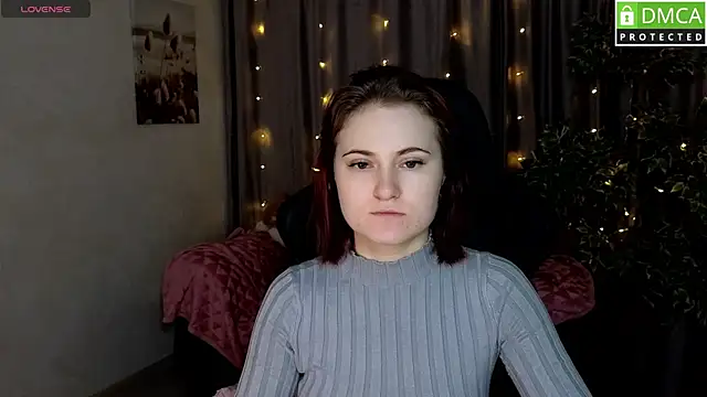 Snapshot of Roxy_foxi chatting on October 25, 2025, 1:05 am Roxy foxi online show from October 25, 2025, 1:05 am