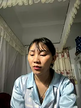 Almond-cute online show from September 9, 2025, 6:17 pm