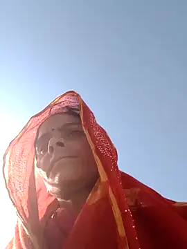 Snapshot of H_seema chatting on April 10, 2026, 10:33 am H seema online show from April 10, 2026, 10:33 am