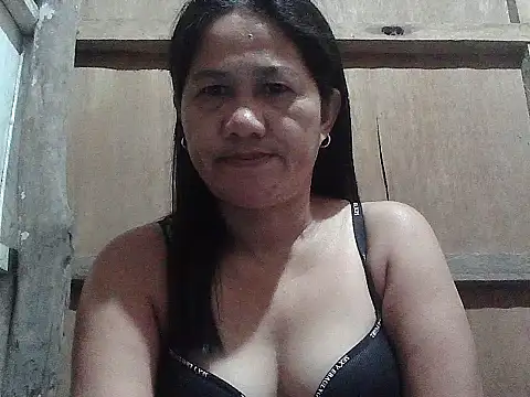Snapshot of hotmama_063 chatting on May 6, 2026, 9:30 pm hotmama 063 online show from May 6, 2026, 9:30 pm