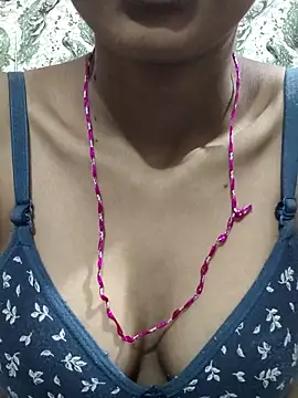 Snapshot of Aidakhan1212 chatting on November 17, 2025, 7:12 am Aidakhan1212 online show from November 17, 2025, 7:12 am