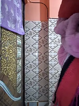 Snapshot of Aidakhan1212 chatting on December 19, 2025, 6:10 pm Aidakhan1212 online show from December 19, 2025, 6:10 pm