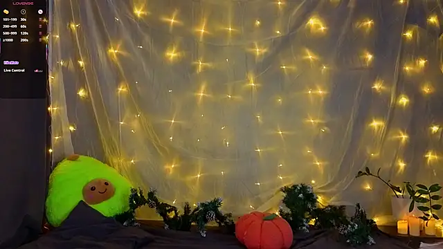 VincenzaGarigliano online show from December 16, 2025, 1:10 am