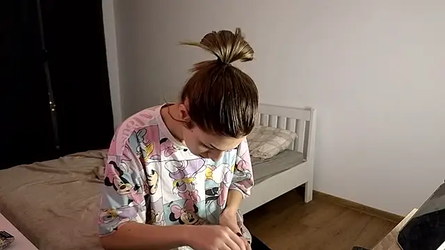 Snapshot of crystalxx18 chatting on November 28, 2025, 3:39 am crystalxx18 online show from November 28, 2025, 3:39 am