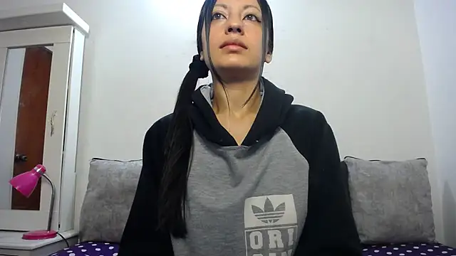 Snapshot of Taylormegan chatting on November 3, 2025, 2:31 pm Taylormegan online show from November 3, 2025, 2:31 pm