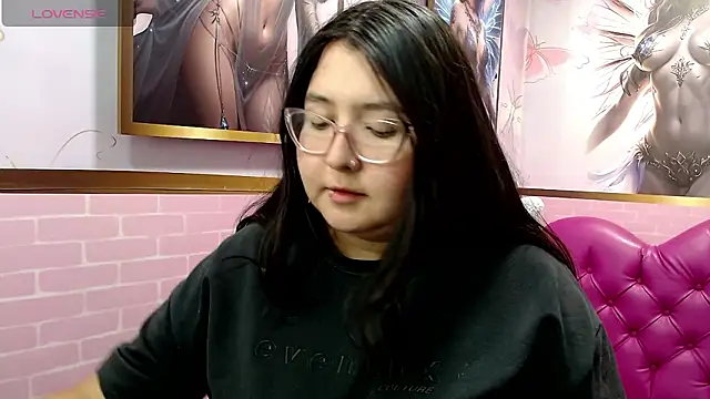 Snapshot of Dulce_meow chatting on March 15, 2026, 3:57 am Dulce meow online show from March 15, 2026, 3:57 am