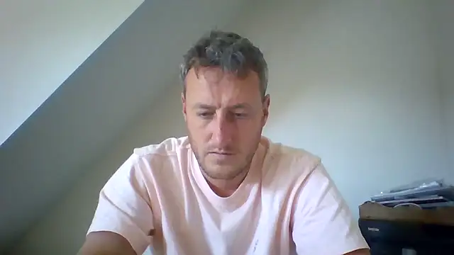 Londonlad818 online show from August 5, 2026, 11:48 am