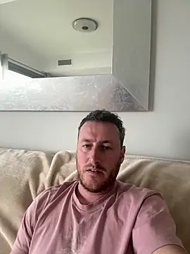 Snapshot of Londonlad818 chatting on March 10, 2026, 2:54 pm Londonlad818 online show from March 10, 2026, 2:54 pm