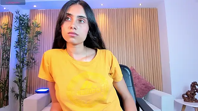 sofiapalacioss online show from November 24, 2025, 6:41 pm