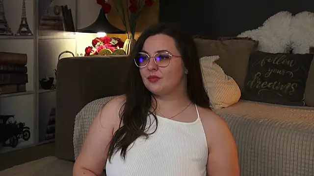 Mia Swano online show from February 5, 2026, 2:29 am