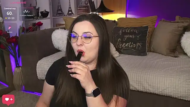 Snapshot of Mia_Swano chatting on May 6, 2026, 11:53 pm Mia Swano online show from May 6, 2026, 11:53 pm