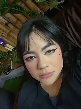 Snapshot of jasmincollin_ chatting on November 2, 2025, 1:43 am jasmincollin online show from November 2, 2025, 1:43 am