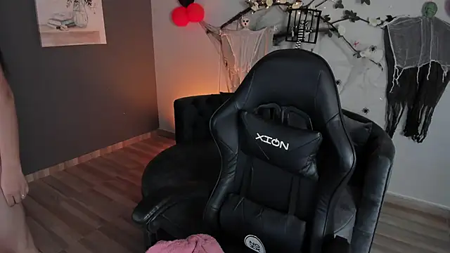 Snapshot of jasmincollin_ chatting on October 15, 2025, 2:32 am jasmincollin online show from October 15, 2025, 2:32 am